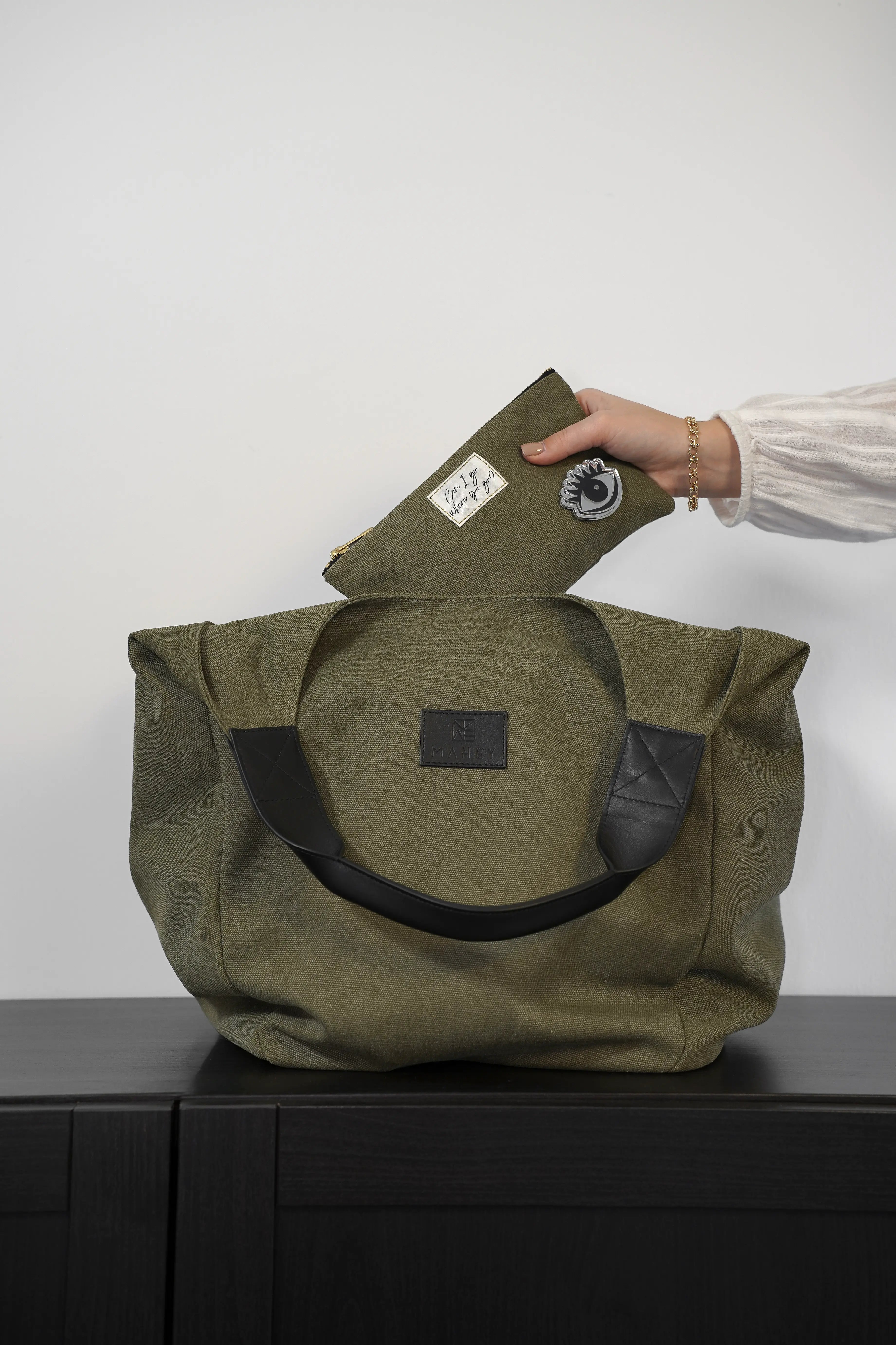BERLIN MAKEUP BAG – KHAKI