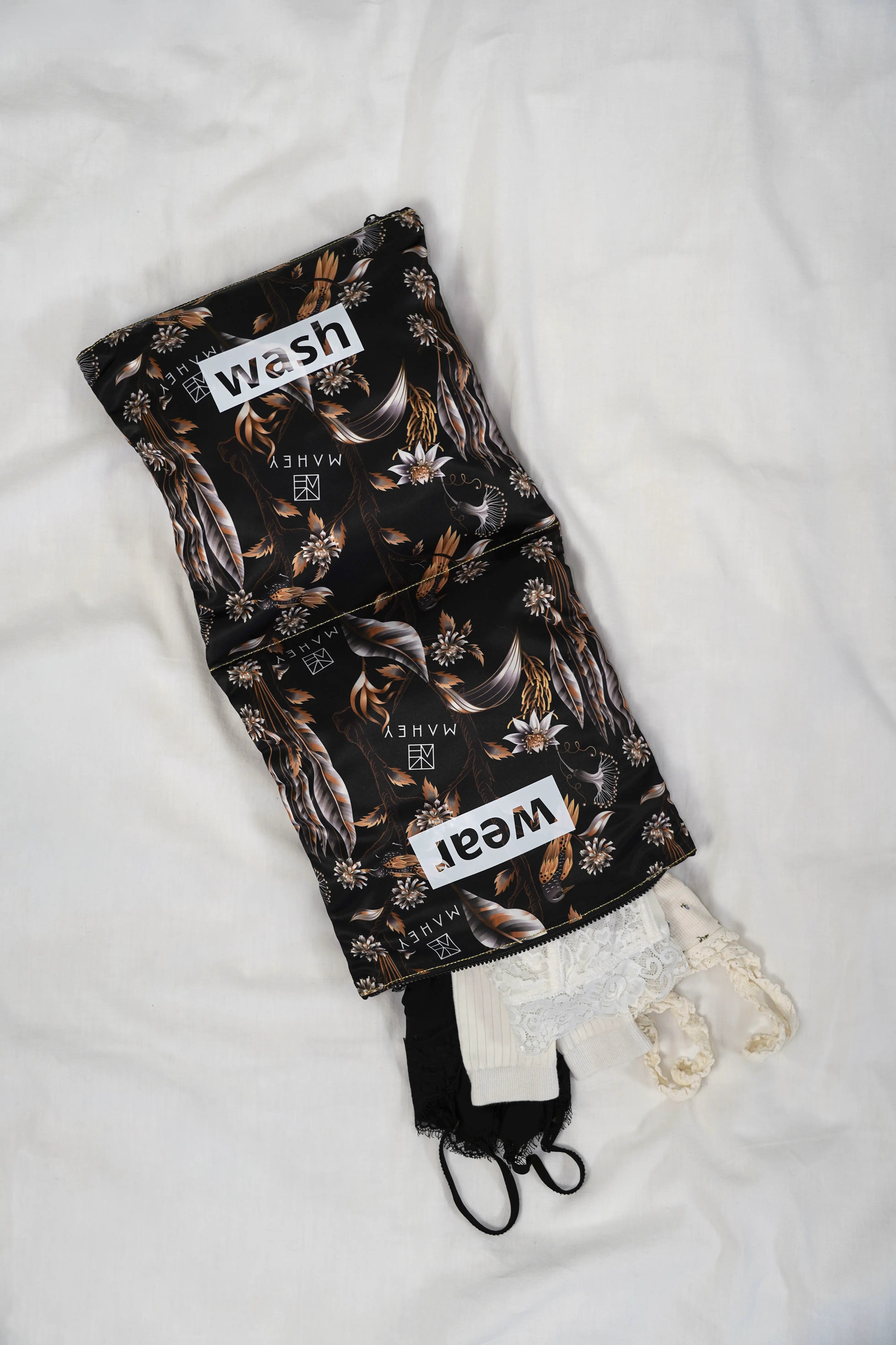 TOKYO ORGANIZER BAG – GOLDEN LEAFS