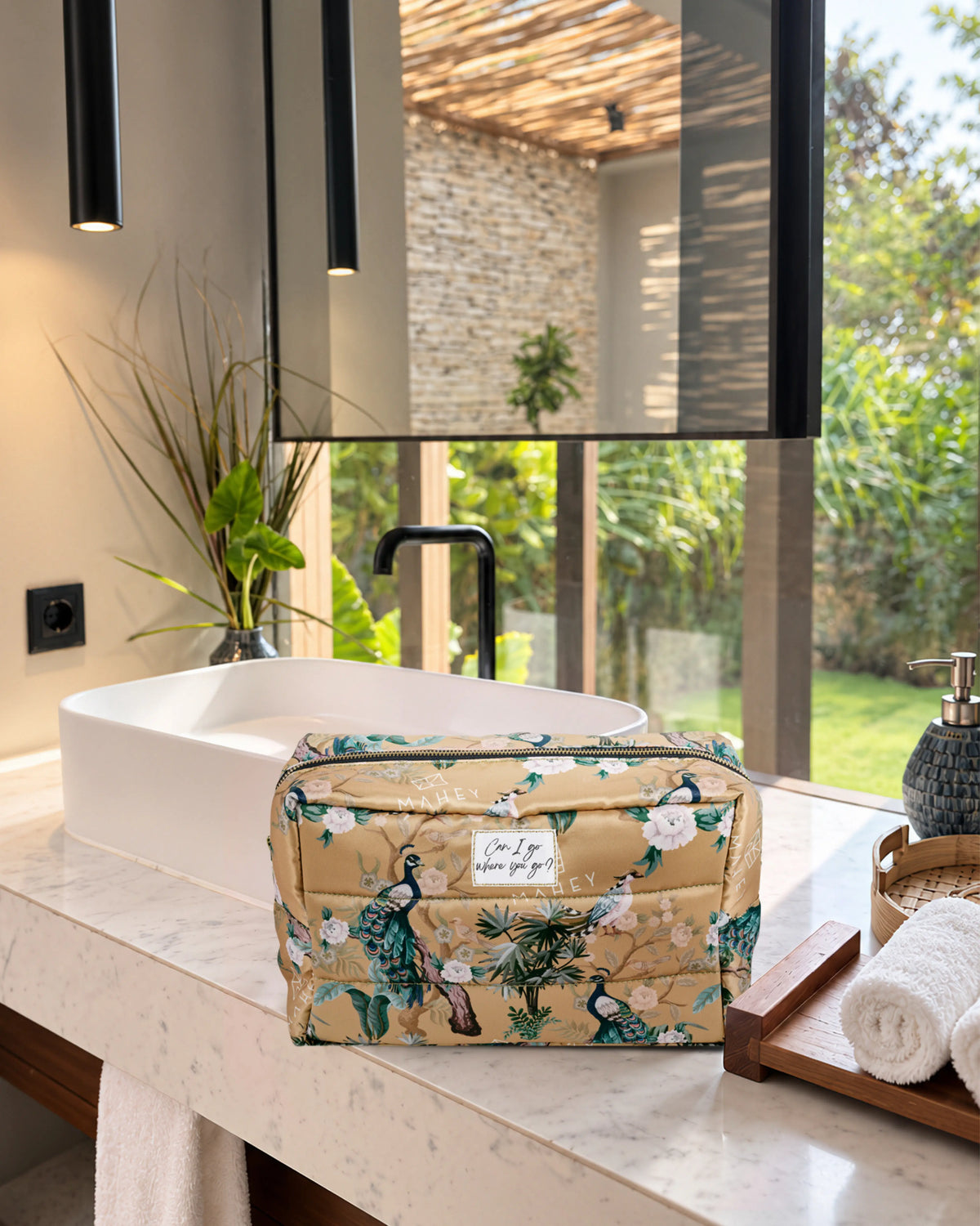PARIS BEAUTY BAG – PROUD BIRDS