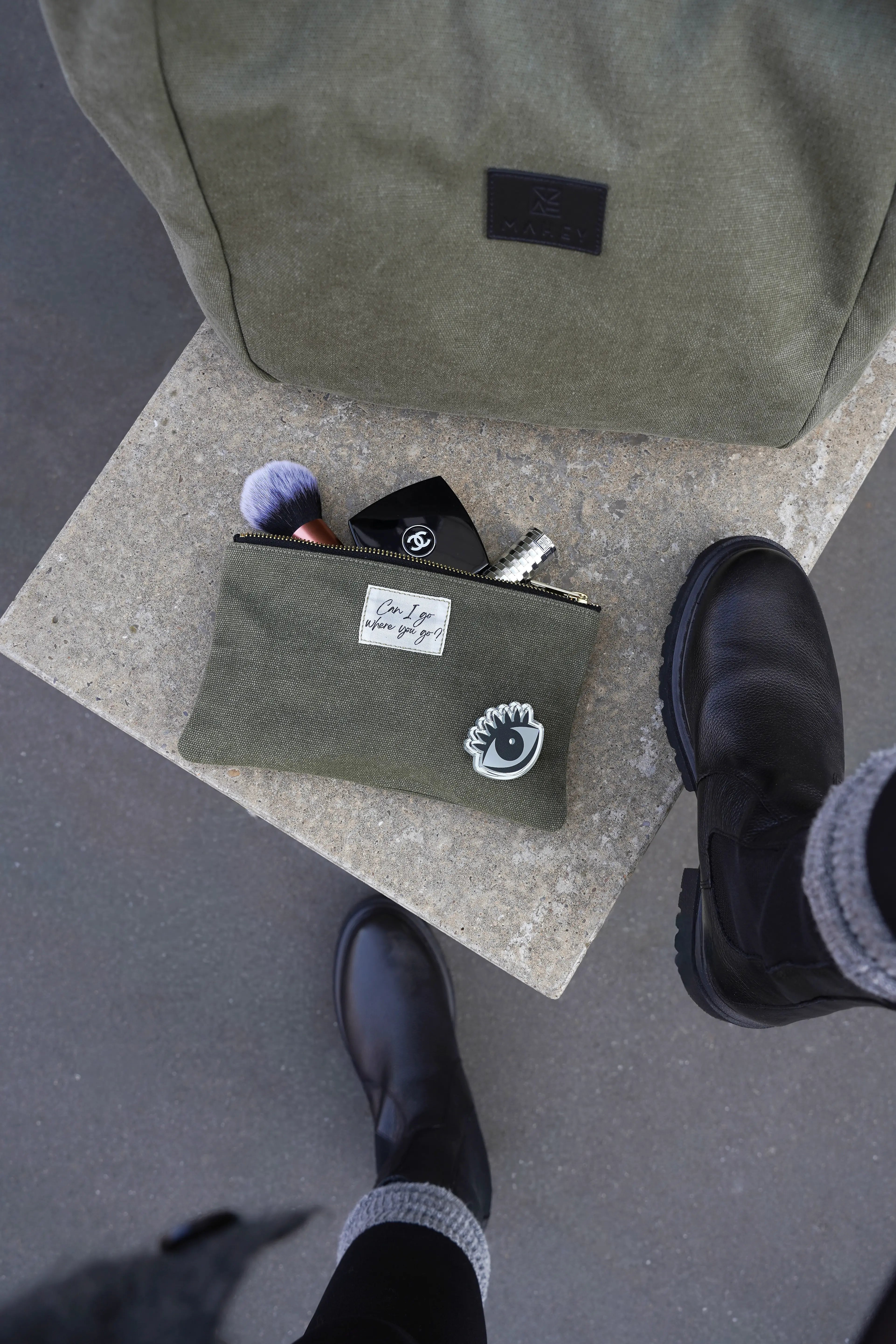 BERLIN MAKEUP BAG – KHAKI