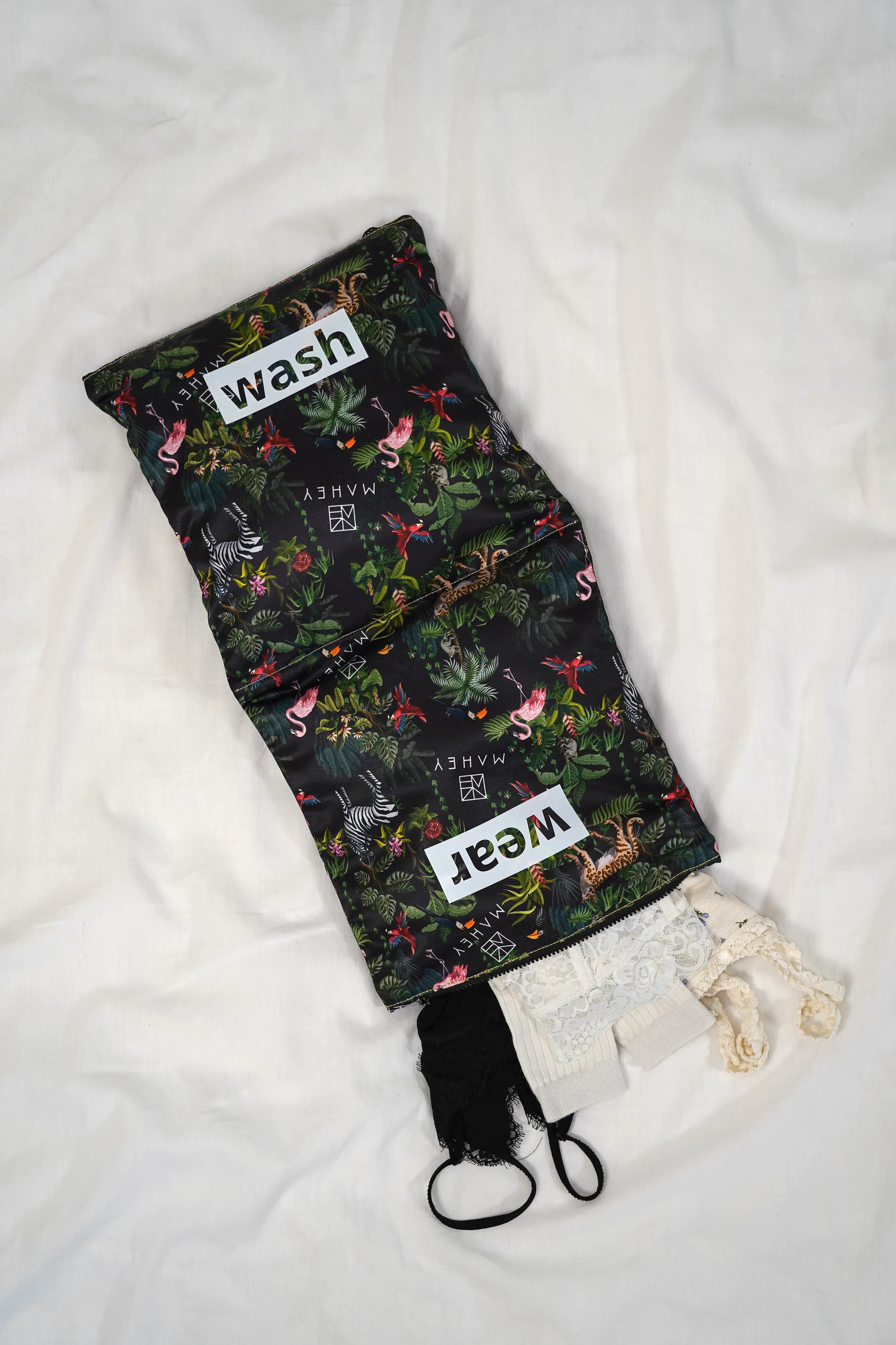 TOKYO ORGANIZER BAG – WILD JUNGLE